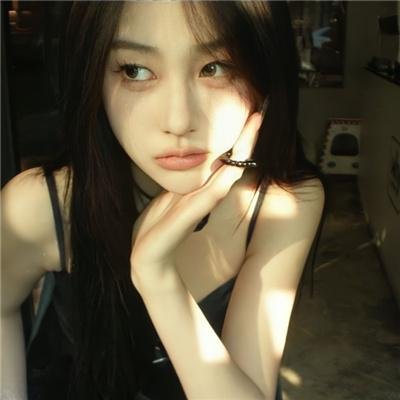 艾曼妞与罗丽妲